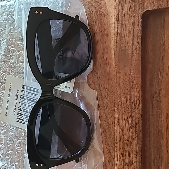 3X HOST PICK!!! BLACK CAT EYE SUNGLASSES - Picture 7 of 12